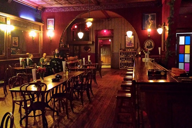 Top 6 quán bar hút khách ở Mỹ nổi tiếng với hồn ma vất vưởng